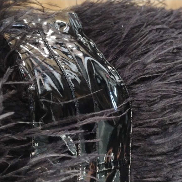 Akira feather mini dress - Picture 2 of 6